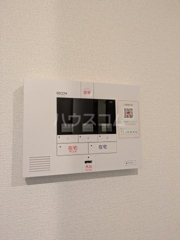 ����12