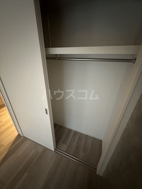 ����9