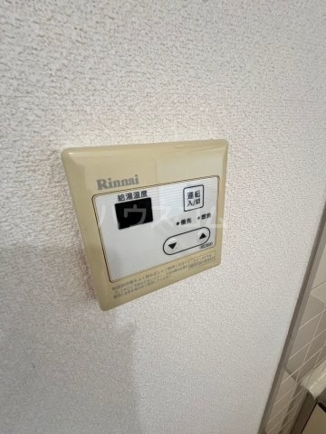 ����20