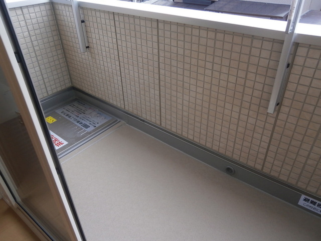 ����10