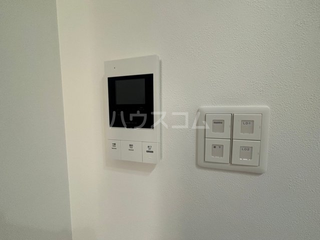 ����11