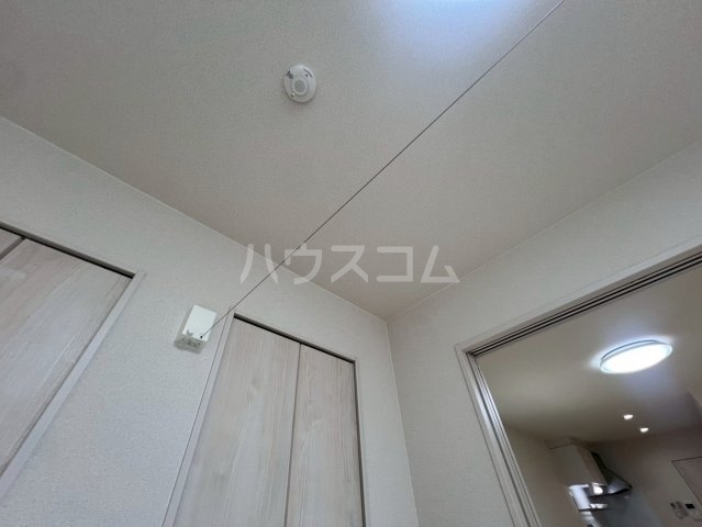 ����20