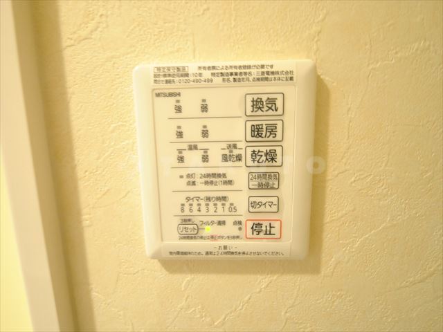 ����12