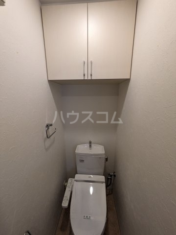 ����4