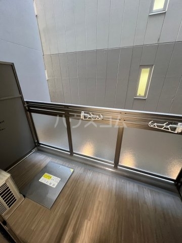 ����11