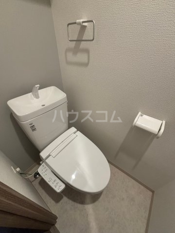 ����4