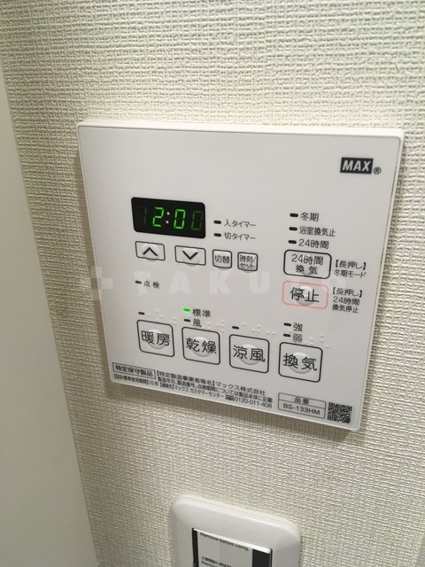 ����12