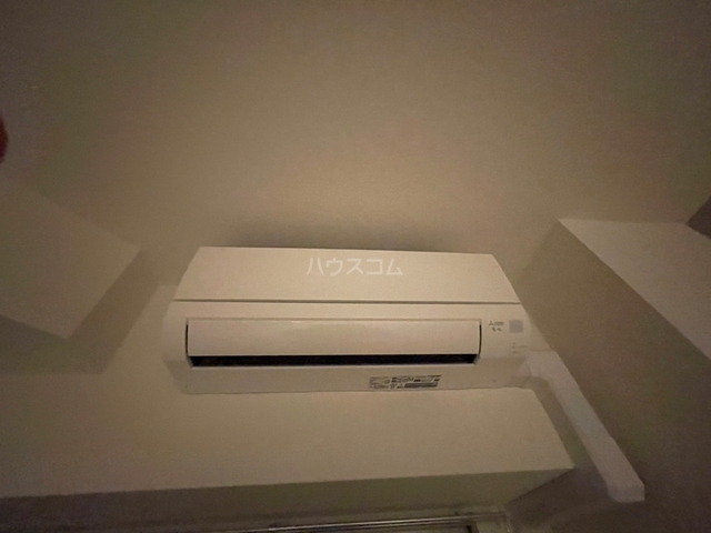 ����9