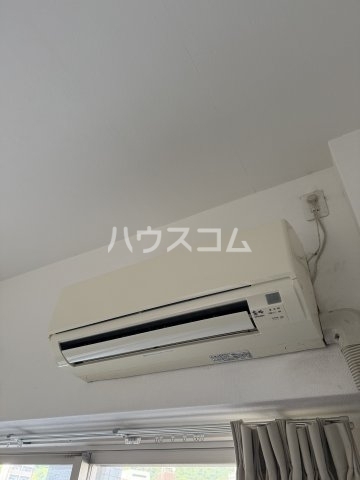 ����9