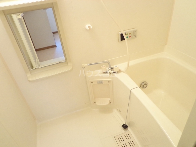 ����3