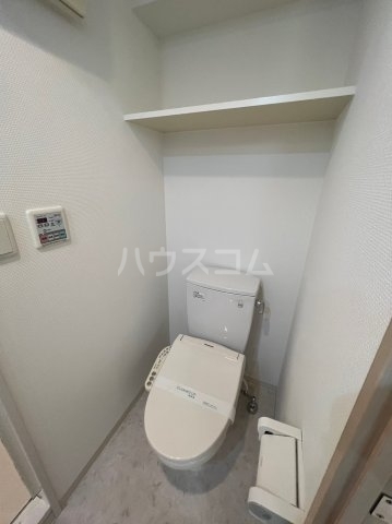 ����4