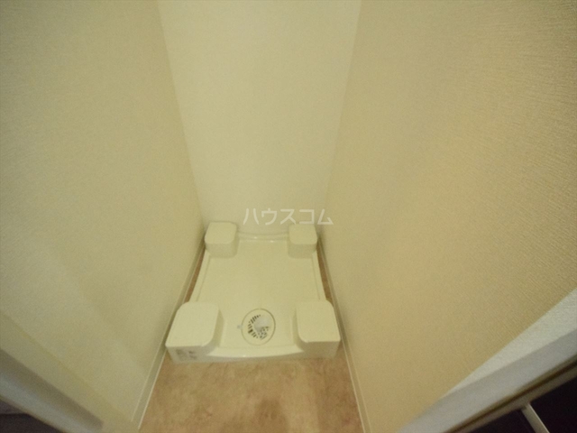 ����18