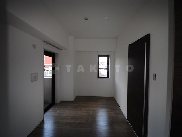 ����11