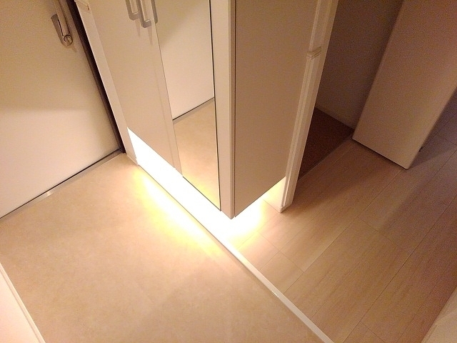����7