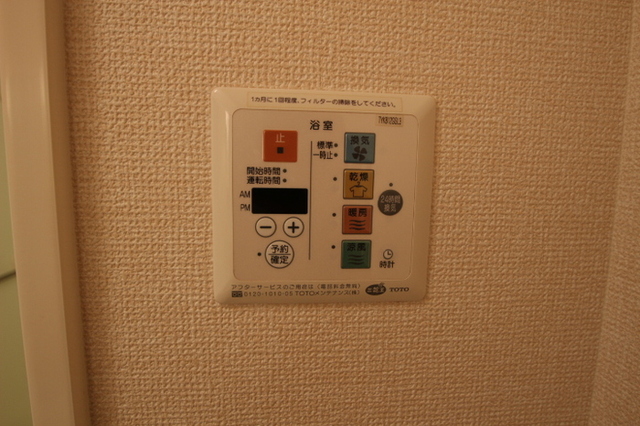 ����12
