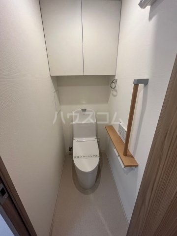 ����4