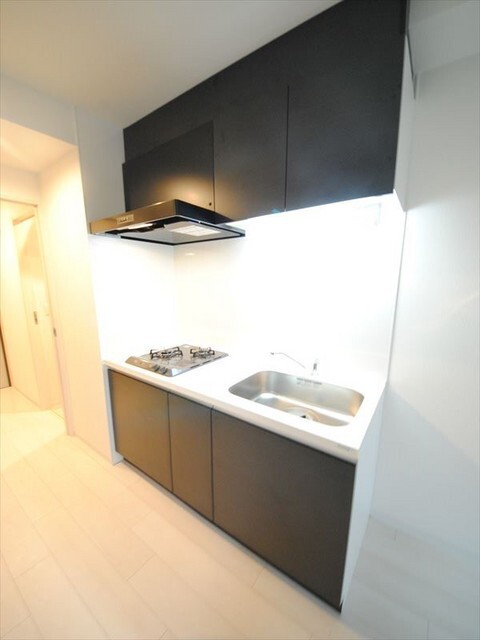 ����3