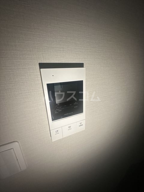 ����12