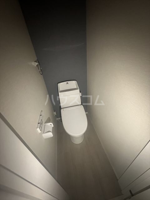 ����15