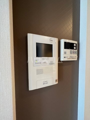 ����10