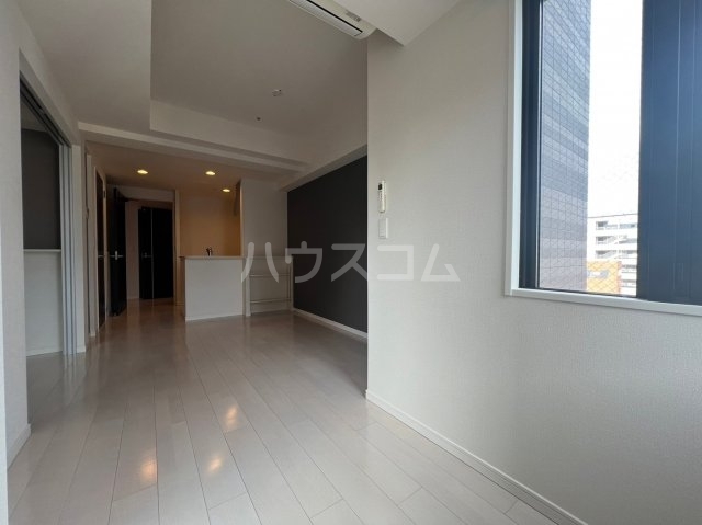 ����20