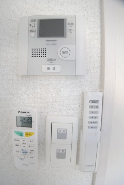 ����11