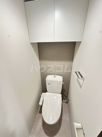����4