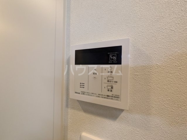 ����20