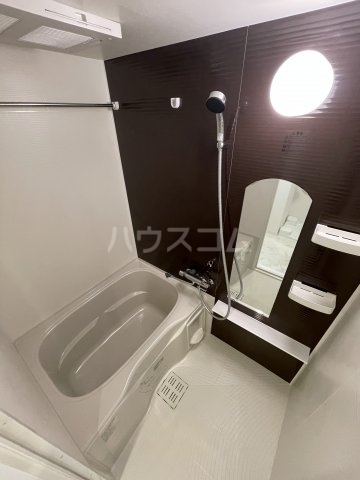 ����3