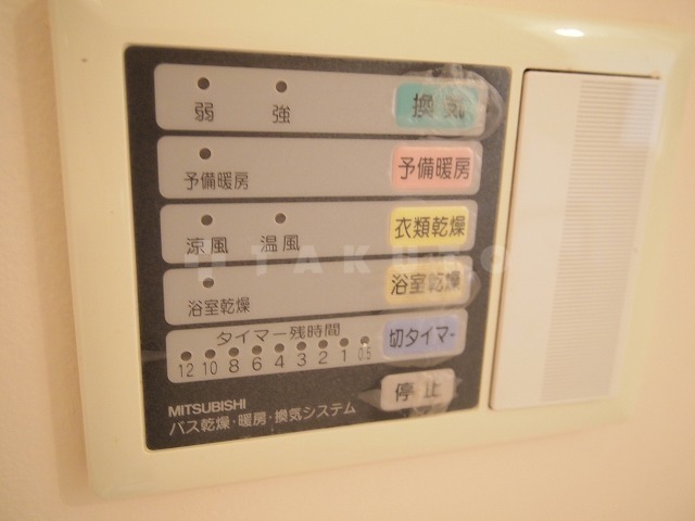 ����25