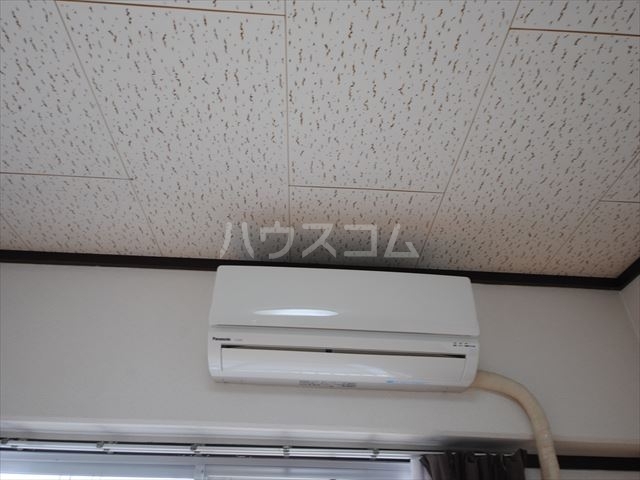 ����12