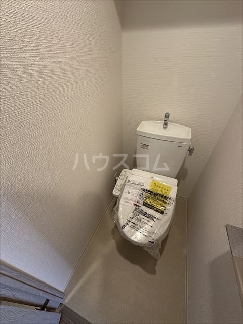 ����17