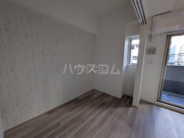 ����14