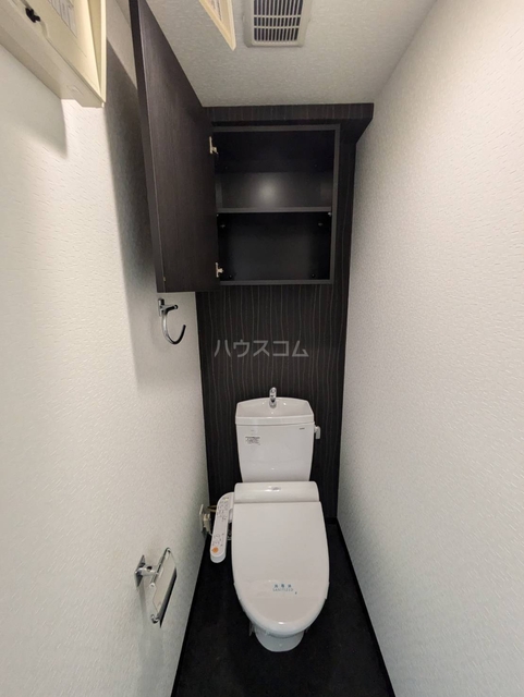 ����4