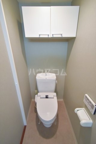 ����4