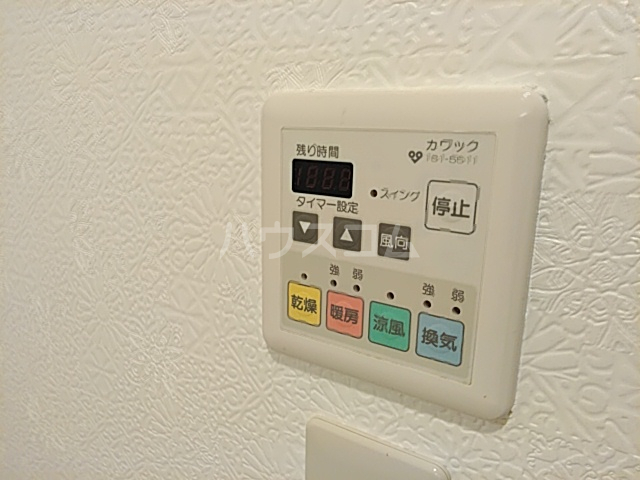 ����12