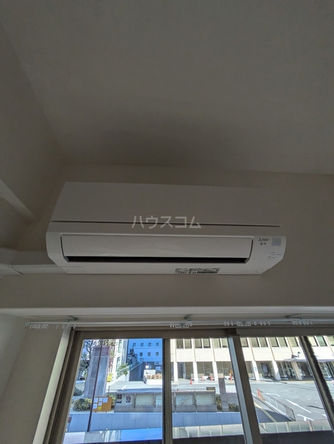 ����12