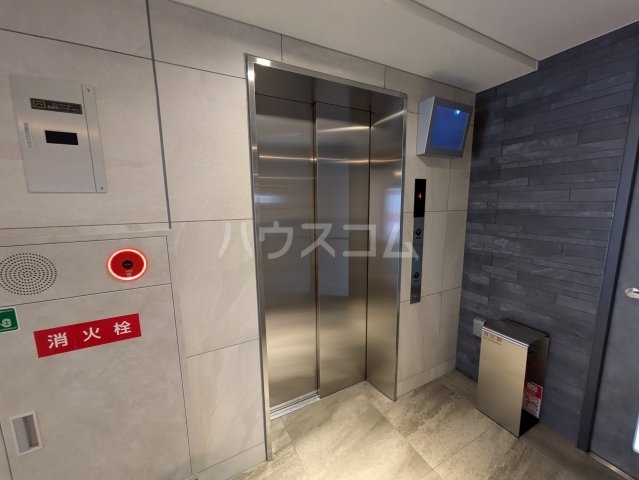 ����11