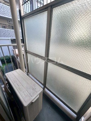 ����9