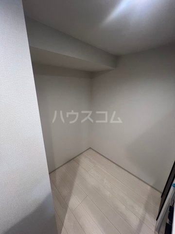����13