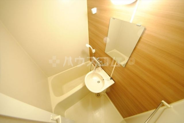 ����5