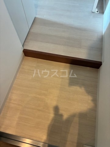 ����12