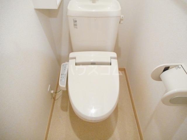 ����4