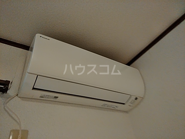 ����12