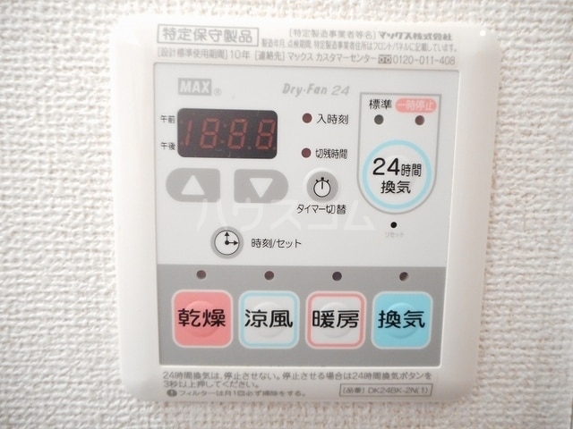 ����12