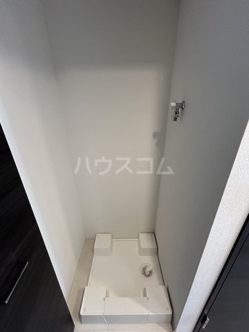 ����15