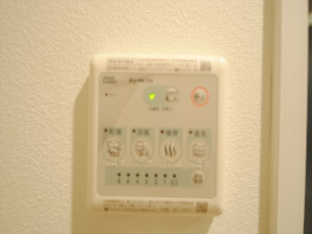 ����24