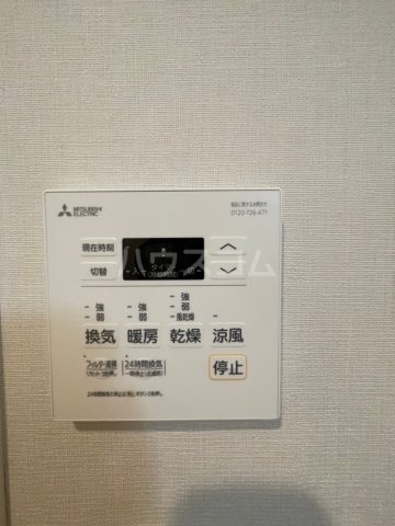 ����12