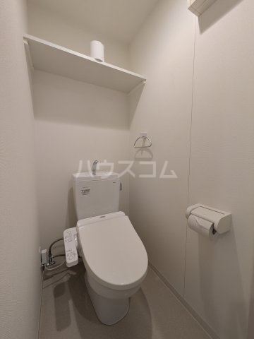����4