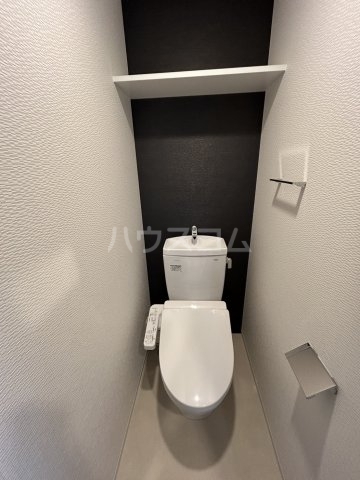 ����4